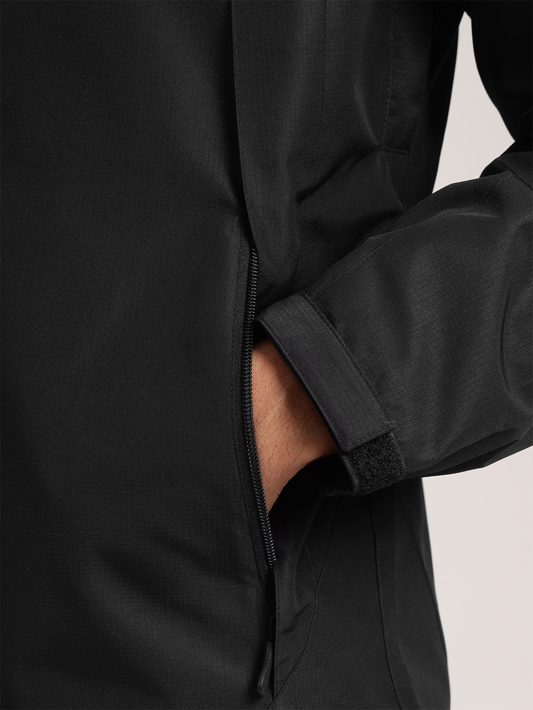 Black Airshell Windjacket - MountMiller