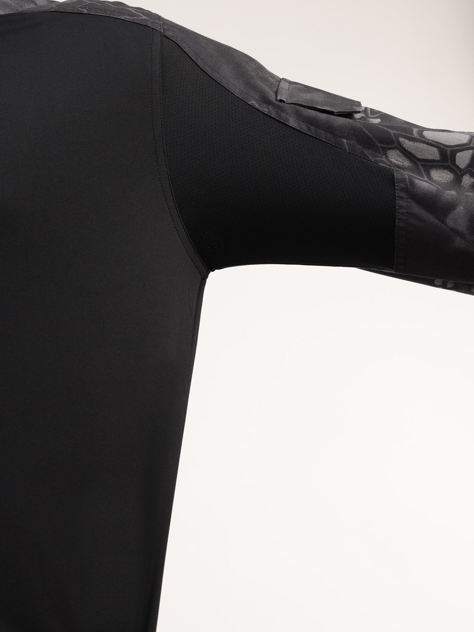 Black Python Full Sleeves Tactical T-Shirt - MountMiller